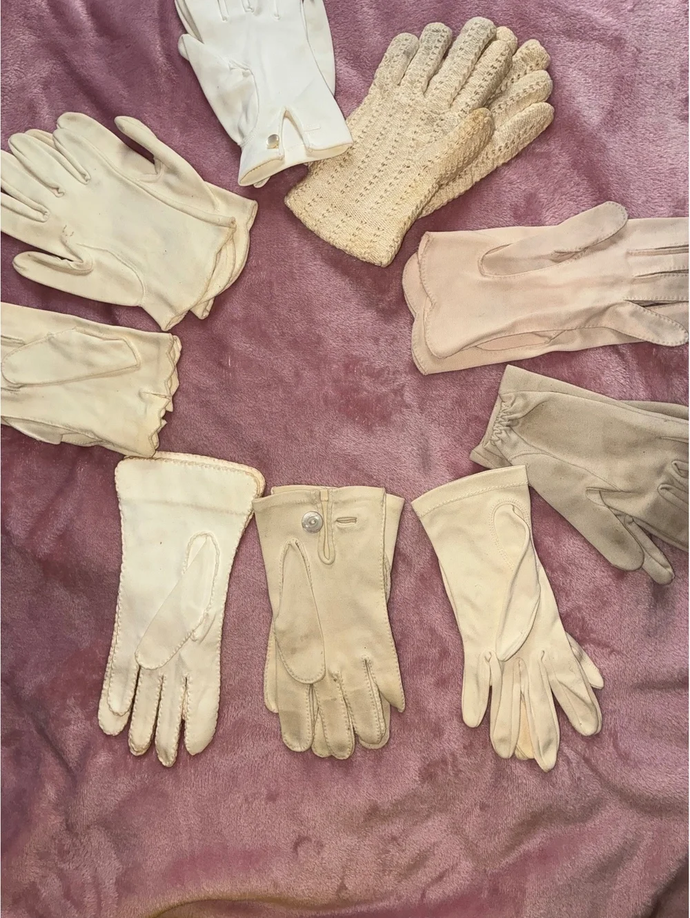 Vintage Women's Glove Lot (9 Pairs)  1950s/1960s Retro, Cream, Beige & White